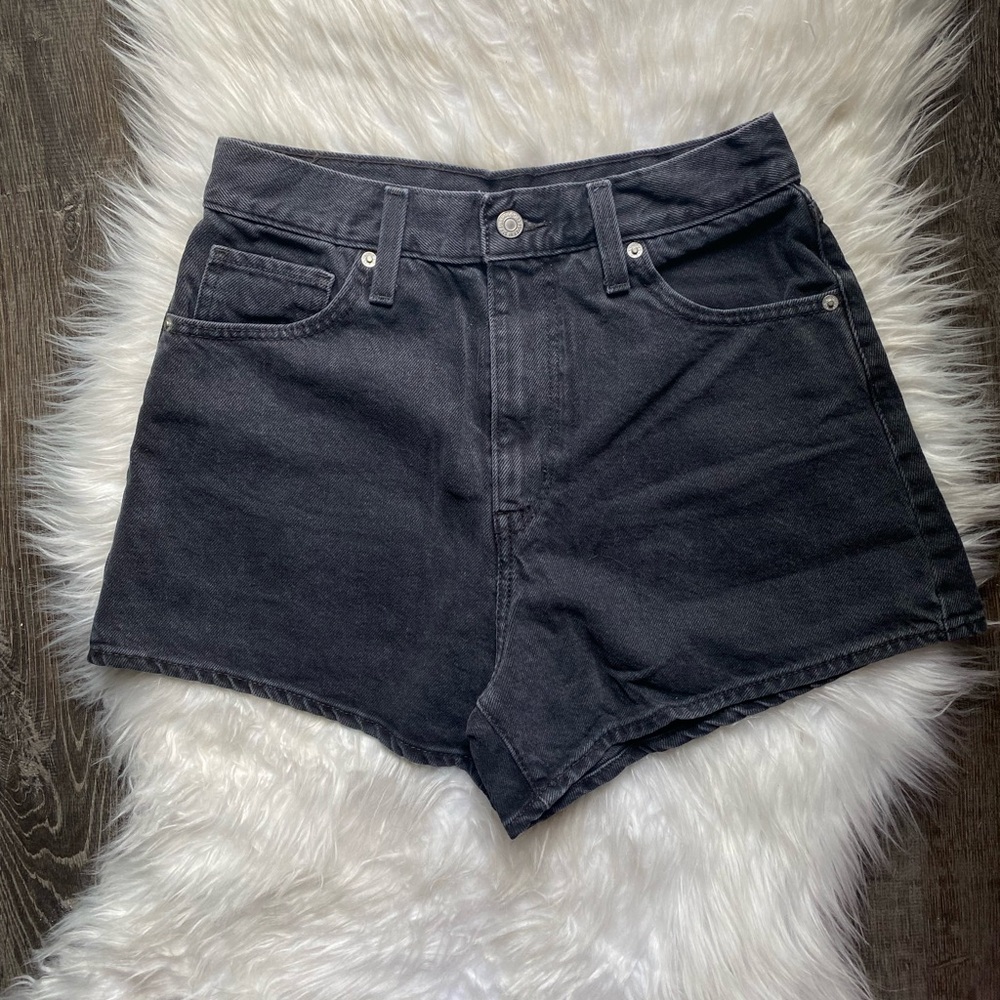 Levi’s High Waisted Mom Shorts